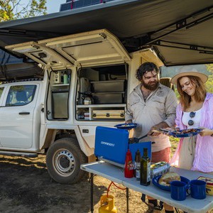Britz Warrior 4wd 4 Berth AU Exterior Outdoor Kitchen Set Up