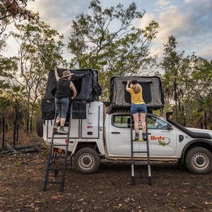 Britz Warrior 4wd 4 Berth AU Exterior Side View Camper Roof