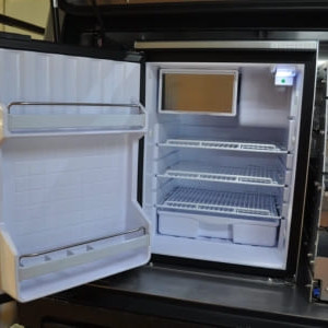 DA Premium 4WD – 2-5 Berth Fridge