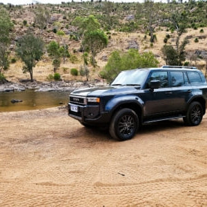 AL Landcruiser Prado Side View