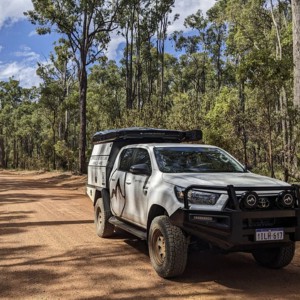 BA 4WD – 2-5 Berth Front View