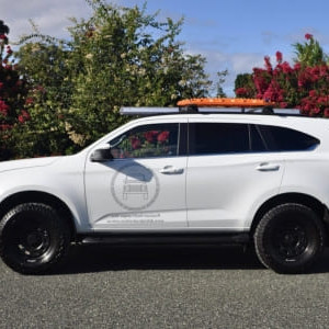 DA 4WD – 5 Seater Side View