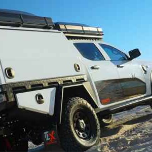 AW4 – 4WD Car Side view 2