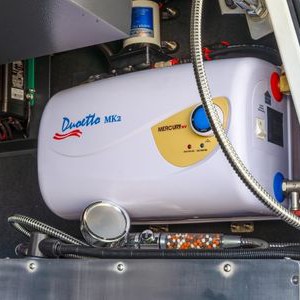 AW4 – Pop Top 4WD – 2 Berth (11)