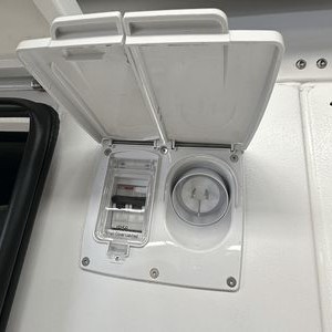 AW4 – Pop Top 4WD – 2 Berth (8)