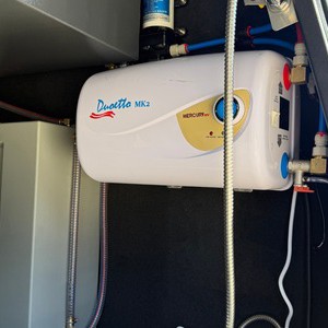 OL 4WD Landcruiser – 2-5 Berth AU Duoetto Hot Water System OL 4WD Landcruiser – 2-5 Berth AU Duoetto Hot Water System