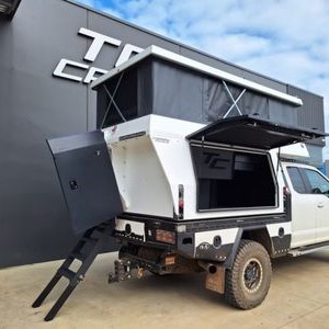 OLD 4WD Landcruiser – 2-5 Berth – Exterior 3