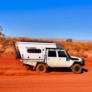 OLD 4WD Landcruiser – 2-5 Berth Exterior 4