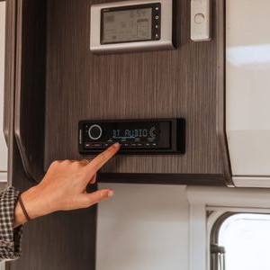 RD 4WD Luxury Campertrailer – 5 Berth – BT Audio