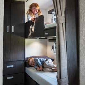 RD 4WD Luxury Campertrailer – 5 Berth Double Bed