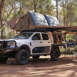 aw4-4wd-car-au-exterior-forest