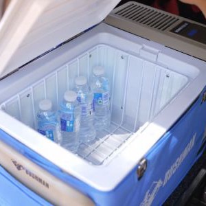 aw4-4wd-car-au-fridge