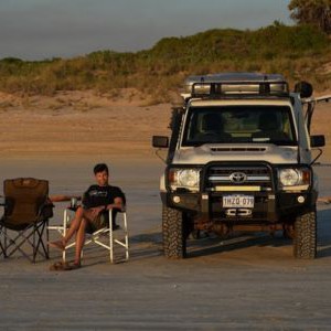bc-landcruiser-4wd-2-berth-au-exterior-1