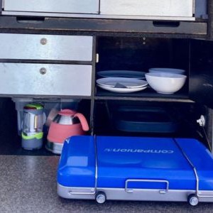 bc-landcruiser-4wd-2-berth-au-interior-back-storage-1