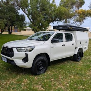 gc-toyoto-hilux-4wd-2-5-berth-au-exterior