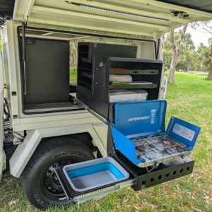 gc-toyoto-hilux-4wd-2-5-berth-au-storage