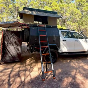 WA Toyota Hilux 4WD Single Rooftop Tent 2 Berth AU Exterior Rooftop Tent Ladder And